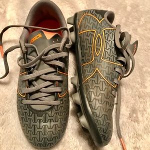 Under Armour: Kid’s Soccer Cleats (Size 1)
